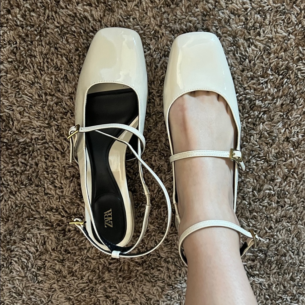 Zara Parisian flats cream